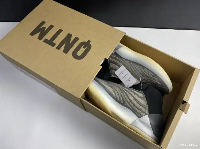 hype Barium Adidas Yeezy H68771 Quantum 0524